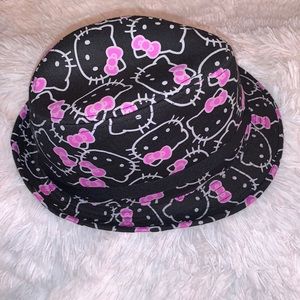 💜HELLO KITTY BRIM HAT💜